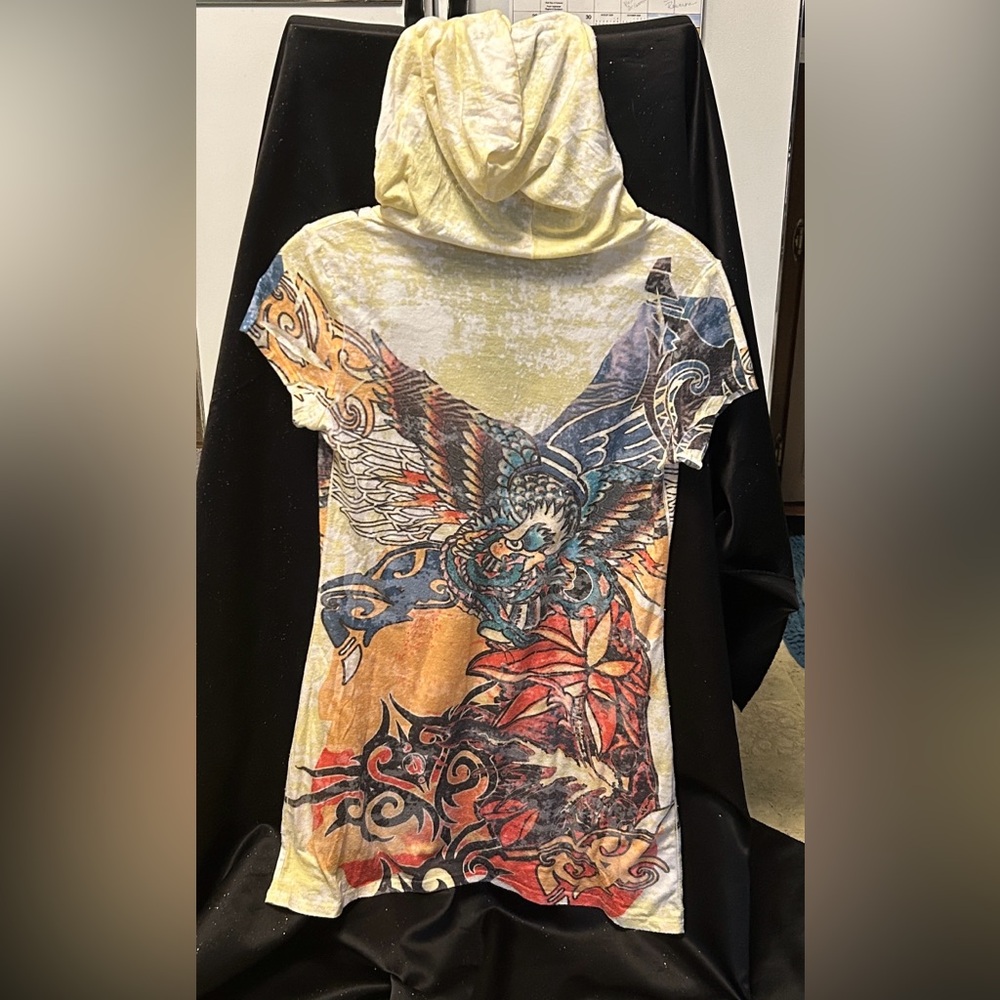Embellished V-Neck Graphic Hoodie Tee - Picture 7 of 13